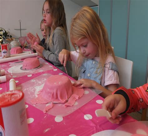 taart maken voor kinderen.